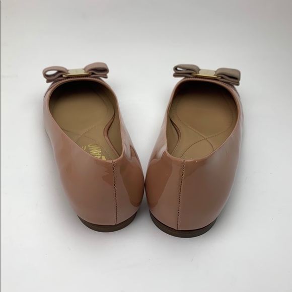 SALVATORE FERRAGAMO Varina Leather Flat sz 6 - Picture 3 of 12